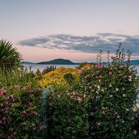 Rotorua Serenity Lakeview Retreat エクステリア 写真