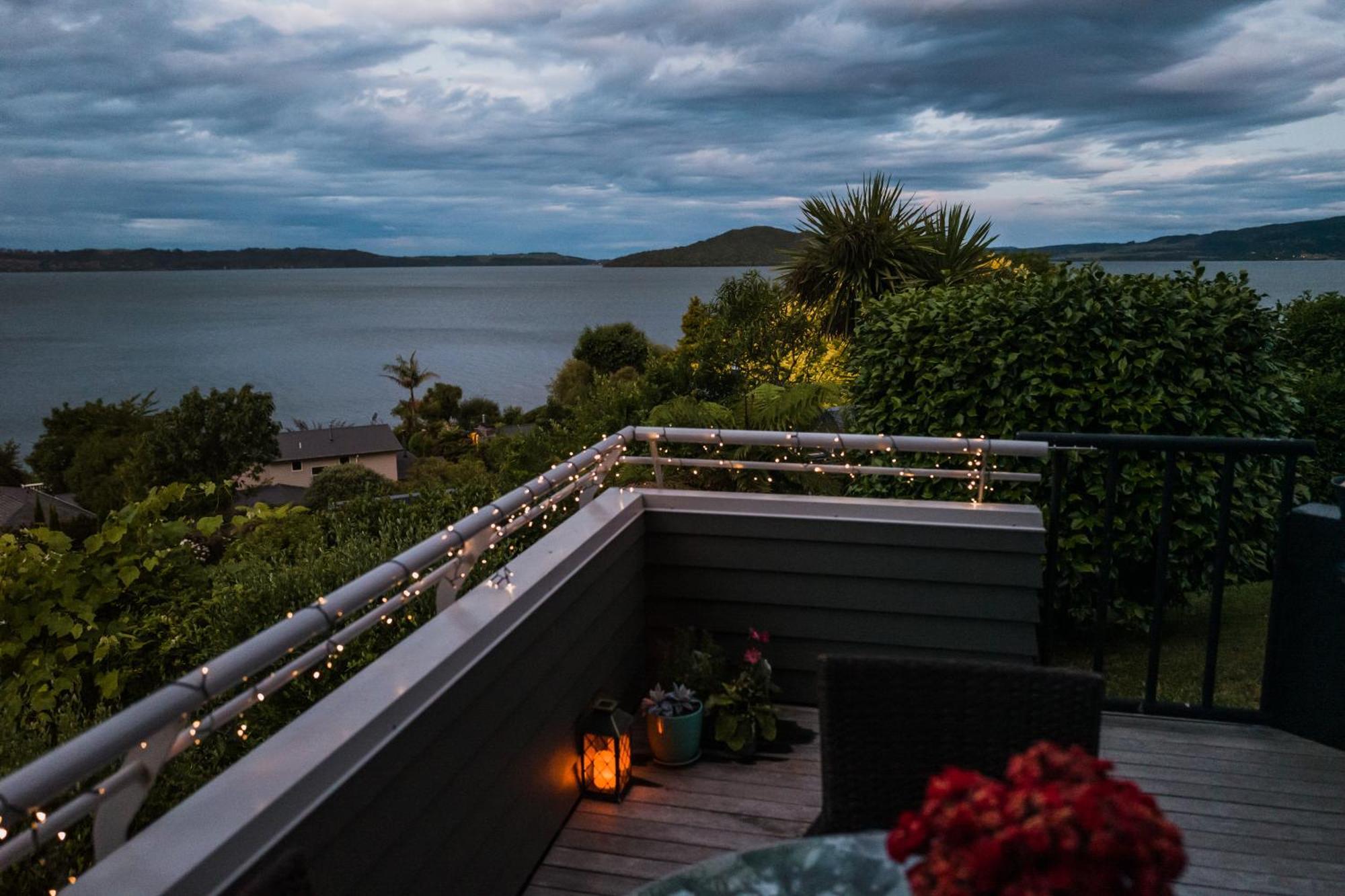 Rotorua Serenity Lakeview Retreat エクステリア 写真