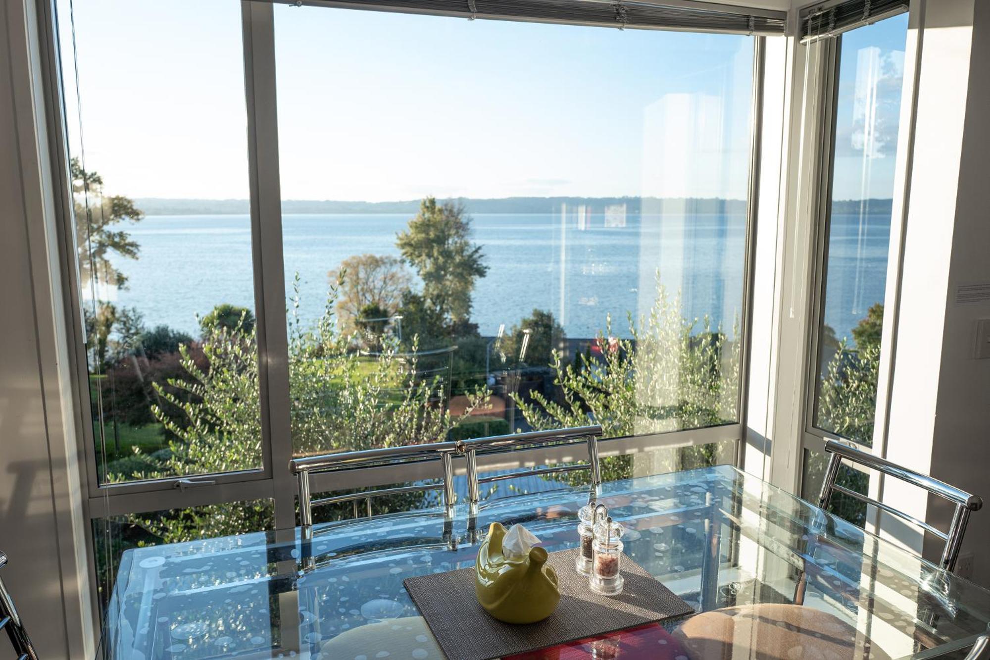Rotorua Serenity Lakeview Retreat エクステリア 写真