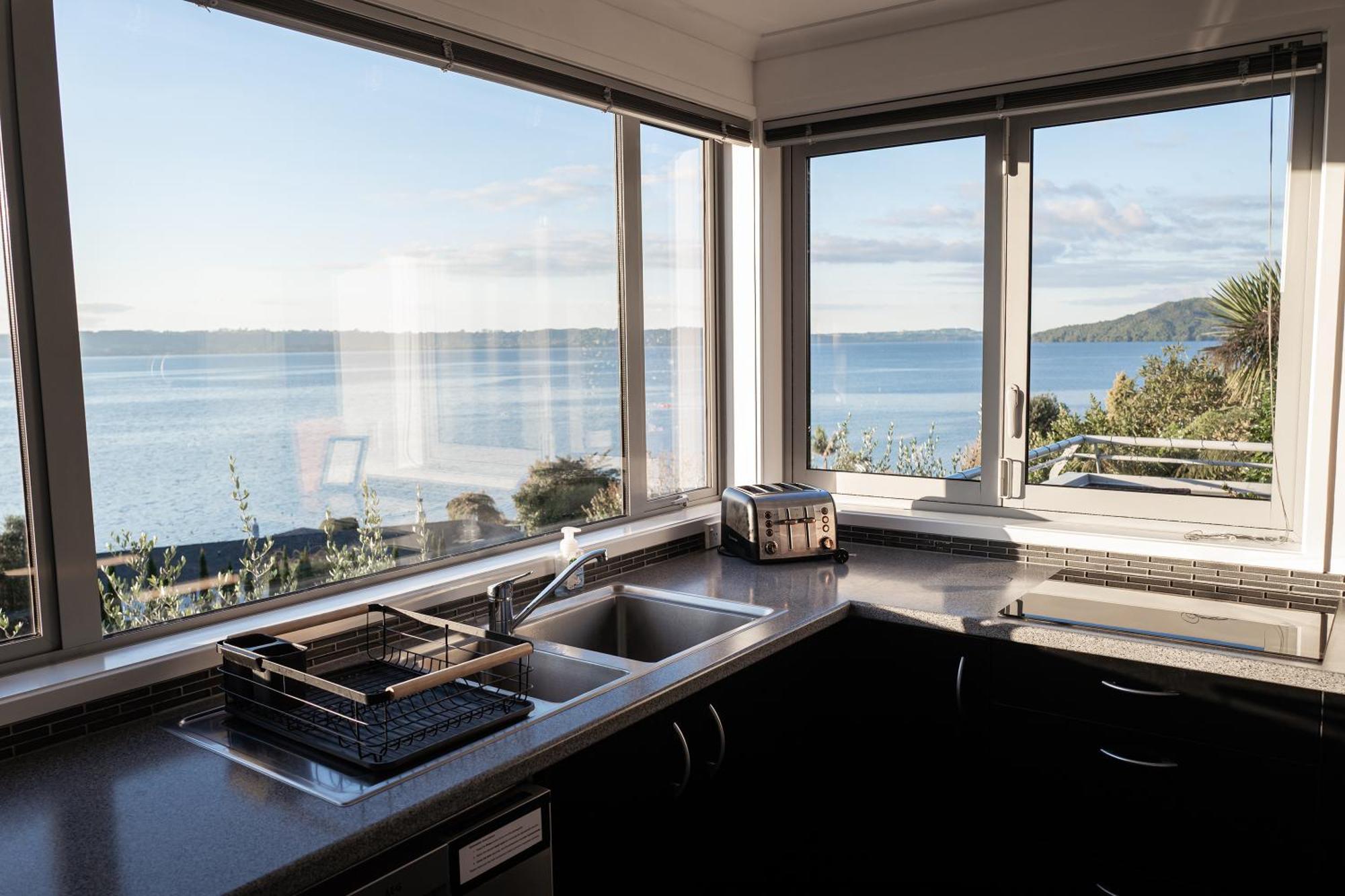 Rotorua Serenity Lakeview Retreat エクステリア 写真
